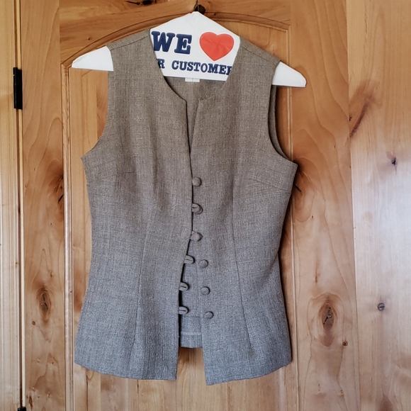 2 piece sleeveless suit - Picture 2 of 6